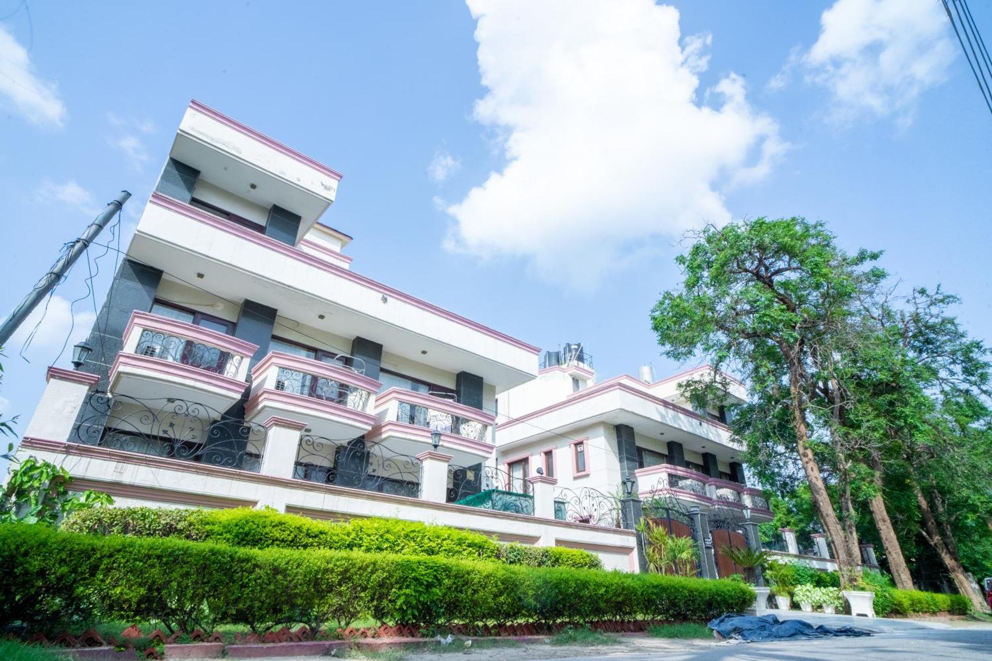 Enkay Residency V Block-Cyber City คูร์เคาน์ ภายนอก รูปภาพ