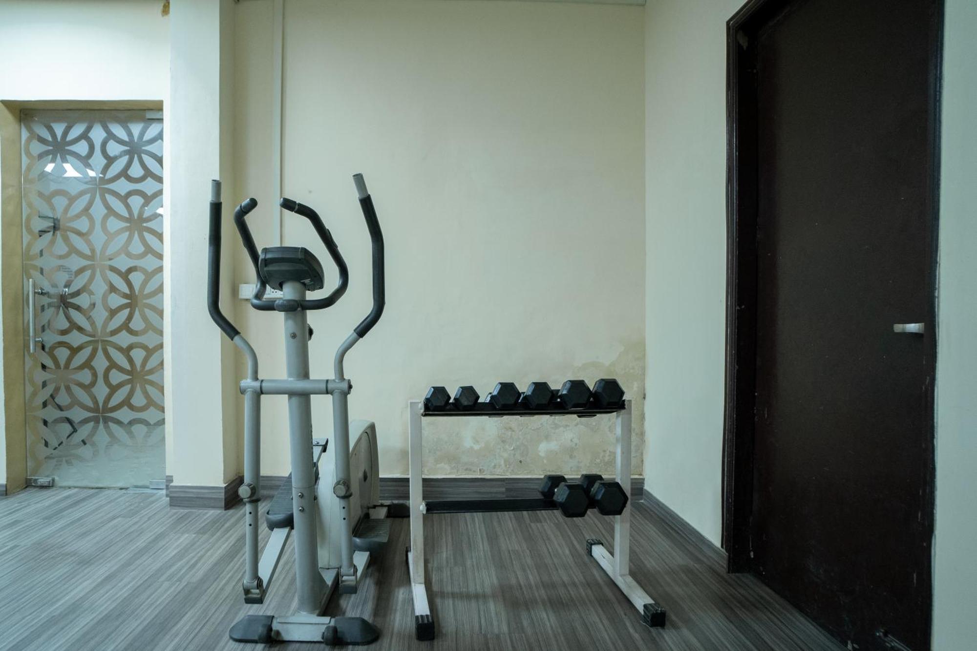 Enkay Residency V Block-Cyber City คูร์เคาน์ ภายนอก รูปภาพ